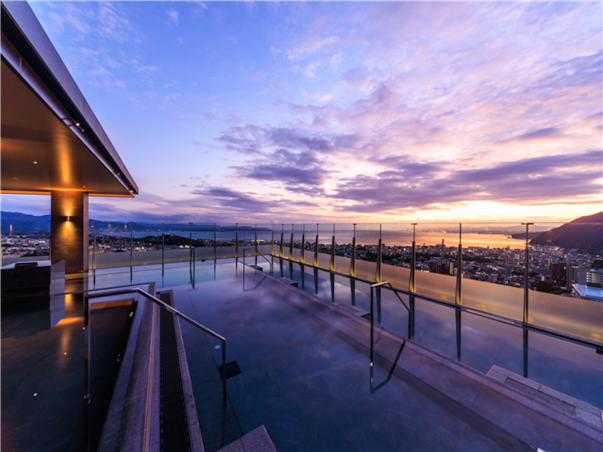 [오색단풍 큐슈][절경 속 온천, 스기노이] 구마모토/후쿠오카/유후인/벳부 4일(특급리조트호텔 연박/고급호텔디너/1일자유)