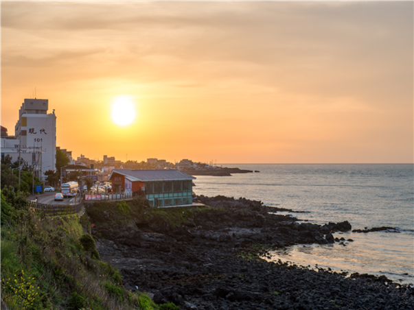 [섬속의힐링] 제주도 우도 3일 ＜노옵션/특식4회/곶자왈/사려니숲길/신신호텔＞